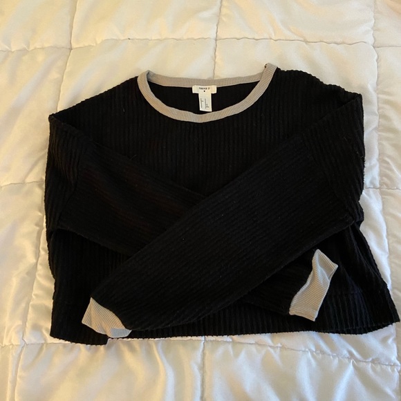 Black ribbed cropped sweater - Picture 3 of 3